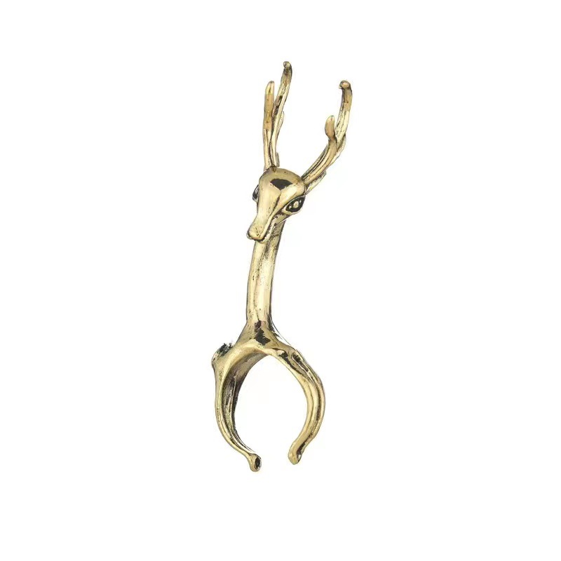 Smoke King Deer Head Cigarette Holder Ring | Retro Metal Finger Clip Smoking Accessory | Creative Punk Style Smoking Rest | Unique Gift for Smokers