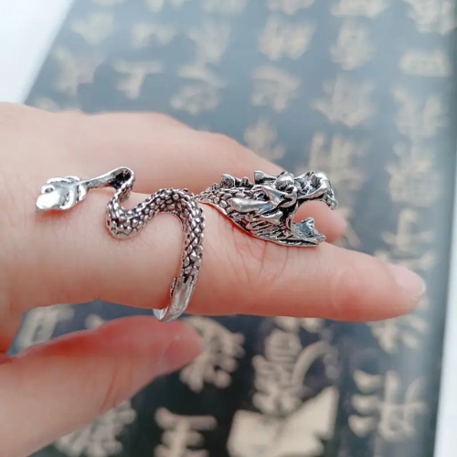 Smoke King Silver Dragon Cigarette Holder Ring | Retro Adjustable Finger Clip | Hands-Free Smoking Accessory for Men | Stylish Gift