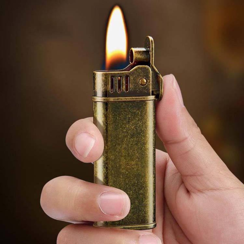 Smoke King Lighter Vintage Antique Brass Kerosene Refillable Lighter with Mechanical Grinding Wheel, Windproof & Durable Retro Design Gift for Men